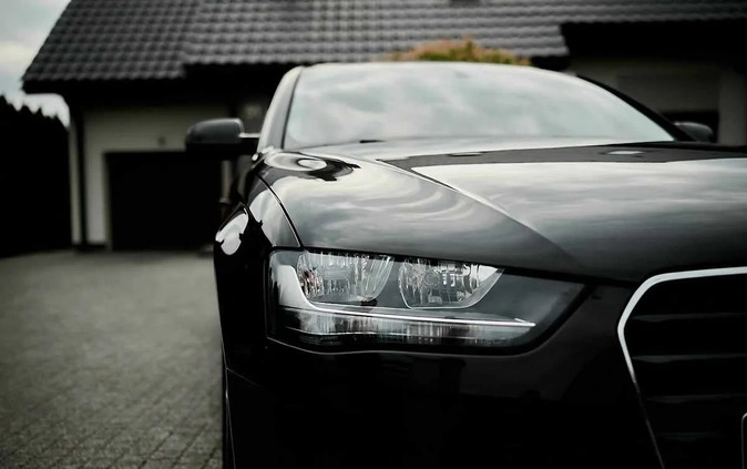 Audi A4 cena 49900 przebieg: 190000, rok produkcji 2013 z Bełchatów małe 137